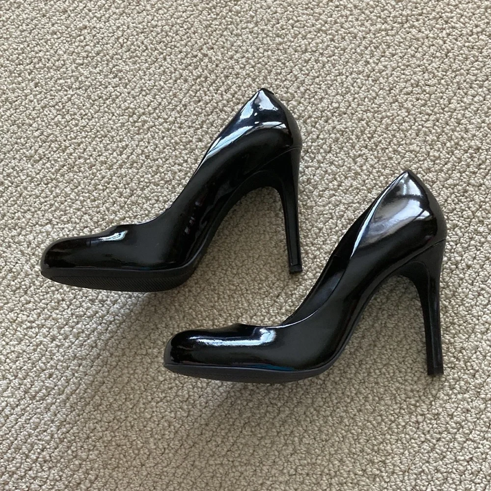 Jessica Simpson Platinum Black Stiletto High Heels Shiny Size 9 Like New